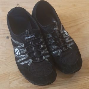 Black like new Skechers